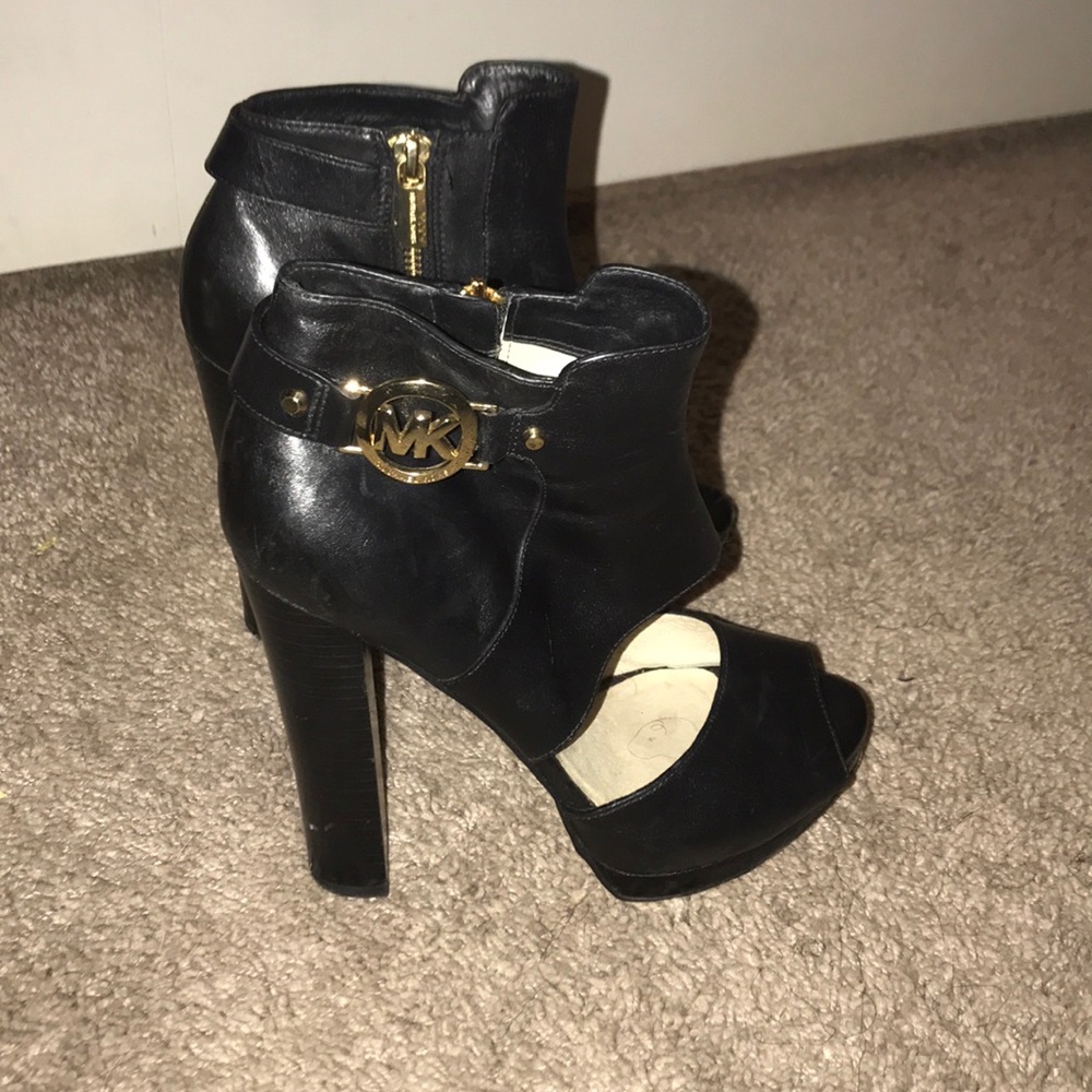 BLACK MICHAEL KORS CHUNKY HEELS
